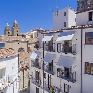 Cefalu In Blu